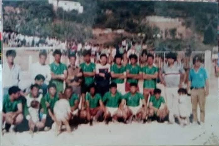 L’équipe de l’ASAM en 1990, année de son titre de championne de la région